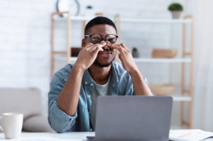 burning eyes caused by looking at the computer
