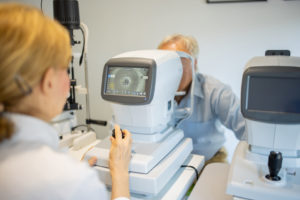 cataract eye exam